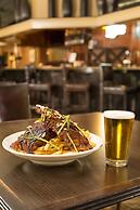 DoubleTree by Hilton Washington Meadow Lands Casino Area