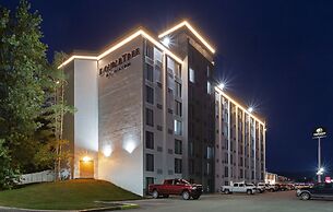 DoubleTree by Hilton Washington Meadow Lands Casino Area