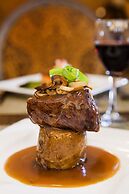 DoubleTree by Hilton Washington Meadow Lands Casino Area