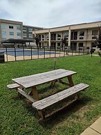 Super 8 by Wyndham Williamsburg