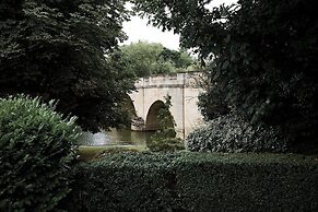 Shillingford Bridge Hotel