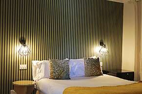 Shillingford Bridge Hotel