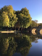 Shillingford Bridge Hotel