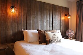Shillingford Bridge Hotel