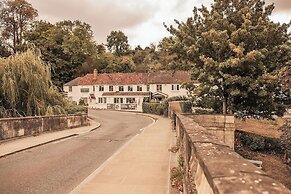 Shillingford Bridge Hotel