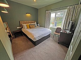 Shillingford Bridge Hotel
