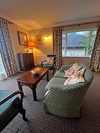 Shillingford Bridge Hotel