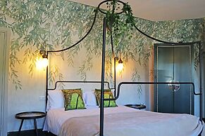 Shillingford Bridge Hotel