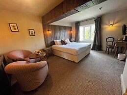 Shillingford Bridge Hotel