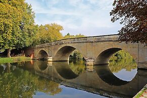 Shillingford Bridge Hotel