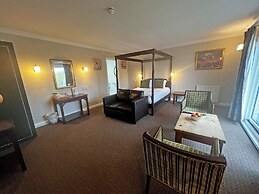 Shillingford Bridge Hotel