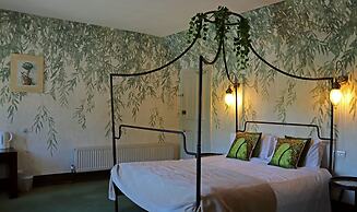 Shillingford Bridge Hotel