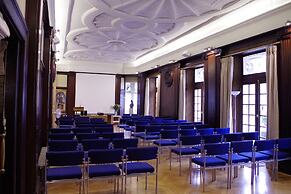 The Mandeville Hotel