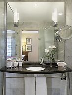 The Mandeville Hotel