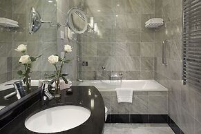 The Mandeville Hotel