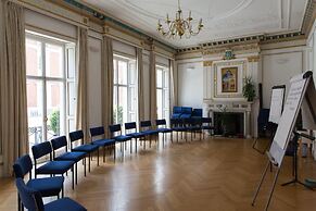 The Mandeville Hotel