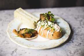 The Mandeville Hotel