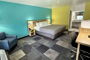 Days Inn by Wyndham Eglin AFB