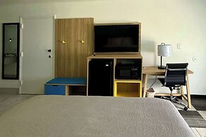 Days Inn by Wyndham Eglin AFB