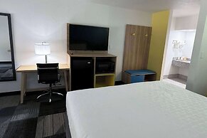 Days Inn by Wyndham Eglin AFB