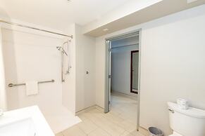 Holiday Inn Express Anaheim West by IHG