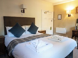 Norfolk Arms Hotel