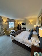 Norfolk Arms Hotel