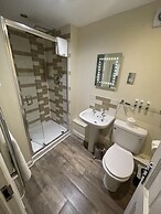 Norfolk Arms Hotel