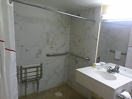 Red Roof Inn Hampton Coliseum