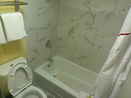 Red Roof Inn Hampton Coliseum