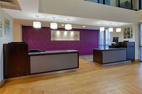 La Quinta Inn & Suites by Wyndham Detroit Metro Airport