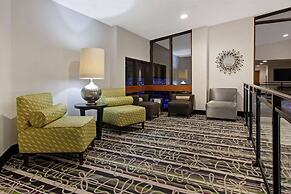 La Quinta Inn & Suites by Wyndham Detroit Metro Airport