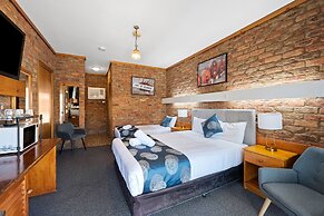 The Settlement Historic Hotel