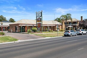 The Settlement Historic Hotel