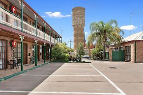 The Settlement Historic Hotel