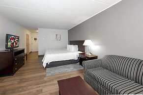 Red Roof Inn PLUS+ Newark Liberty Airport - Carteret