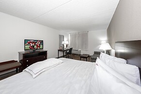 Red Roof Inn PLUS+ Newark Liberty Airport - Carteret