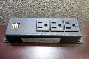 Red Roof Inn PLUS+ Newark Liberty Airport - Carteret