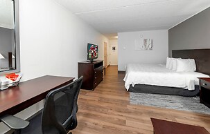 Red Roof Inn PLUS+ Newark Liberty Airport - Carteret