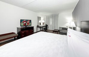 Red Roof Inn PLUS+ Newark Liberty Airport - Carteret