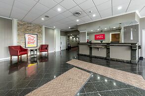 Red Roof Inn PLUS+ Newark Liberty Airport - Carteret