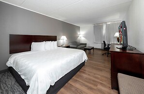 Red Roof Inn PLUS+ Newark Liberty Airport - Carteret