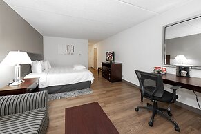 Red Roof Inn PLUS+ Newark Liberty Airport - Carteret