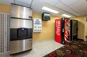 Red Roof Inn PLUS+ Newark Liberty Airport - Carteret