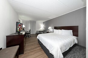 Red Roof Inn PLUS+ Newark Liberty Airport - Carteret