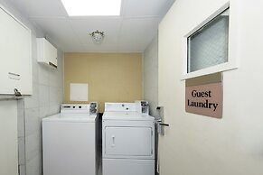 Red Roof Inn PLUS+ Newark Liberty Airport - Carteret