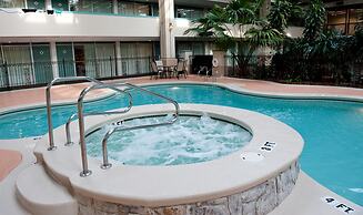 Ramada by Wyndham State College Hotel & Conference Center