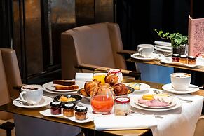 Le Metropolitan Paris Tour Eiffel, a Tribute Portfolio Hotel