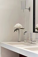 Le Metropolitan Paris Tour Eiffel, a Tribute Portfolio Hotel