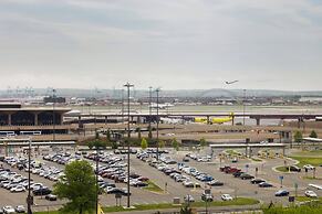 Newark Liberty International Airport Marriott
